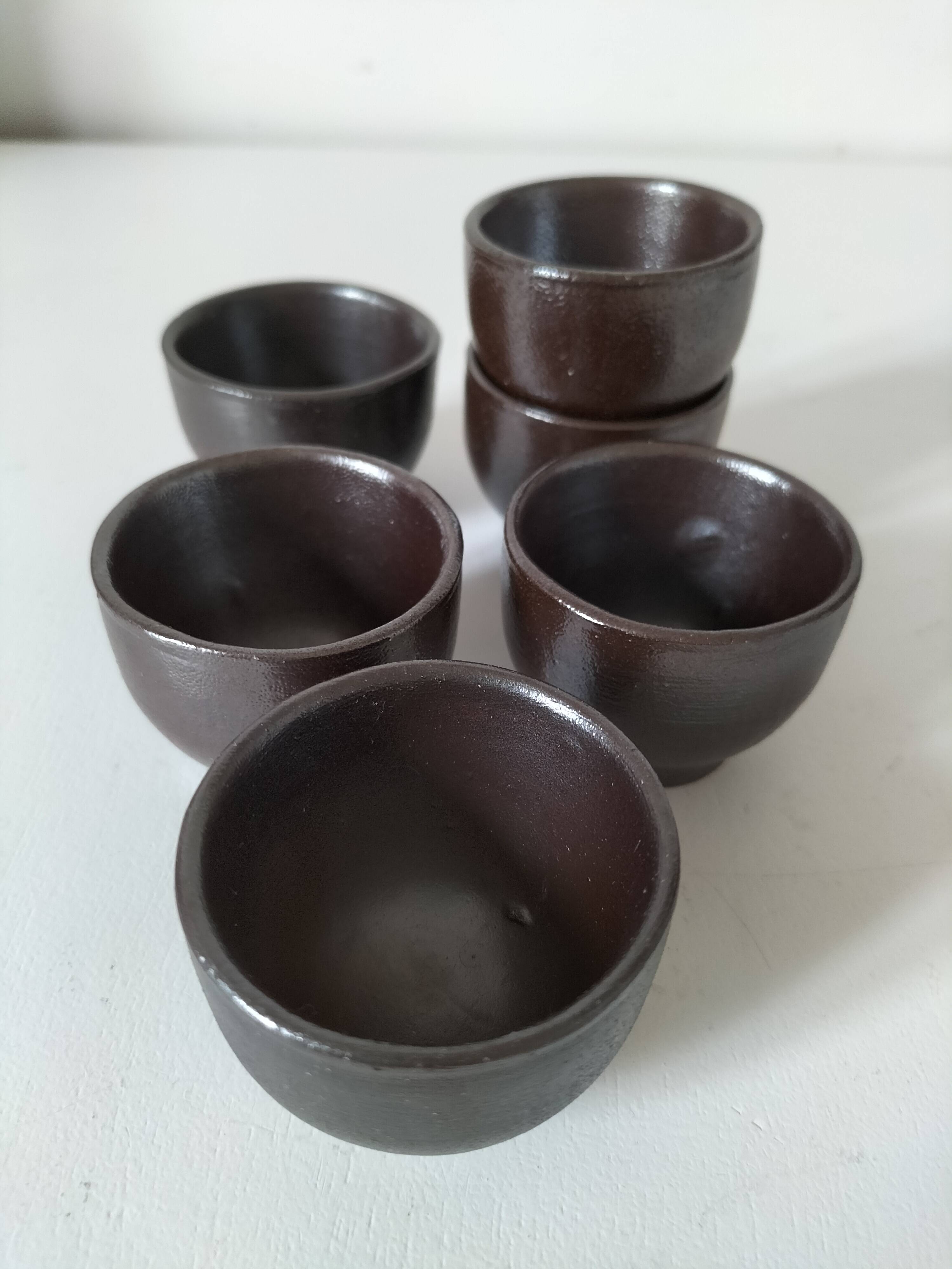 6 coupelles en grès marron