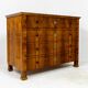 Grande commode Biedermeier en placage de noyer 1820-1840