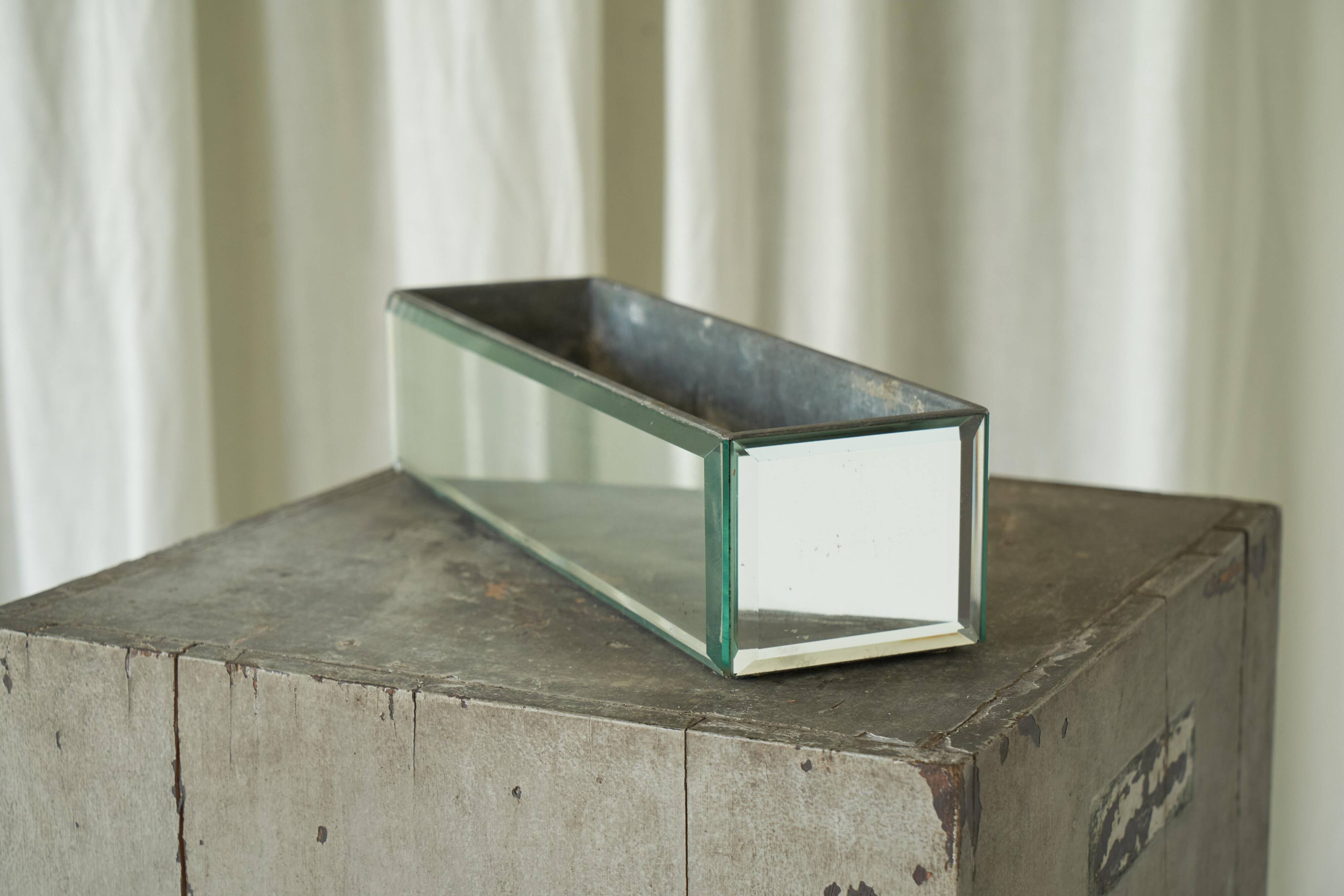 Art Deco vase in faceted mirrored glass, 1930s