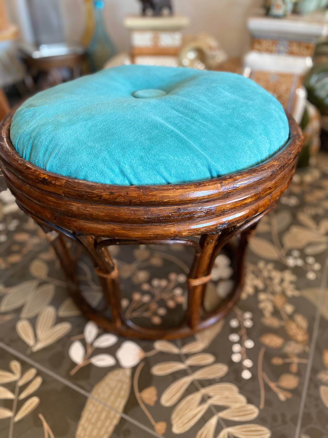 Vintage rattan pouf