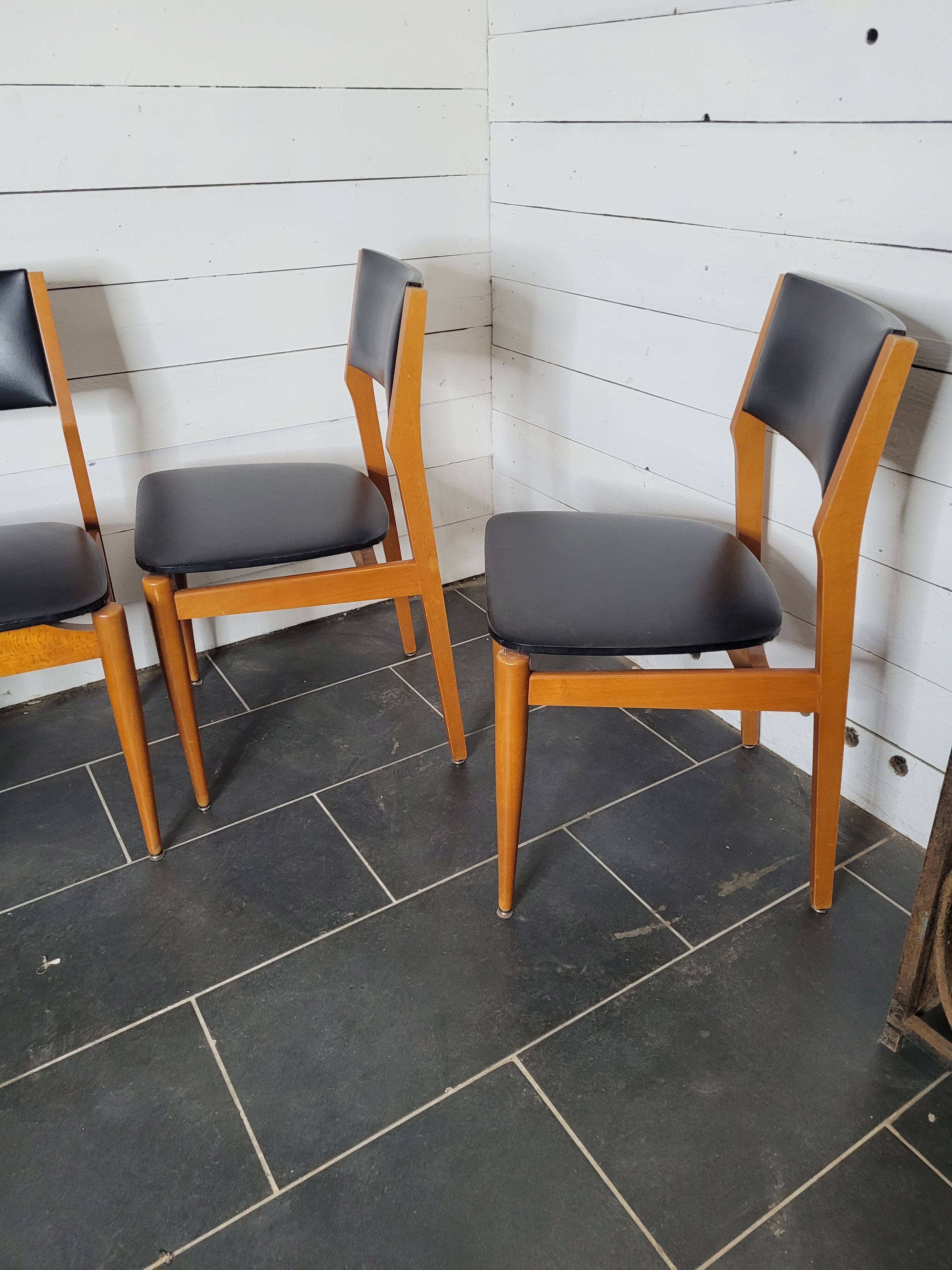 4 chaises scandinave des années 60