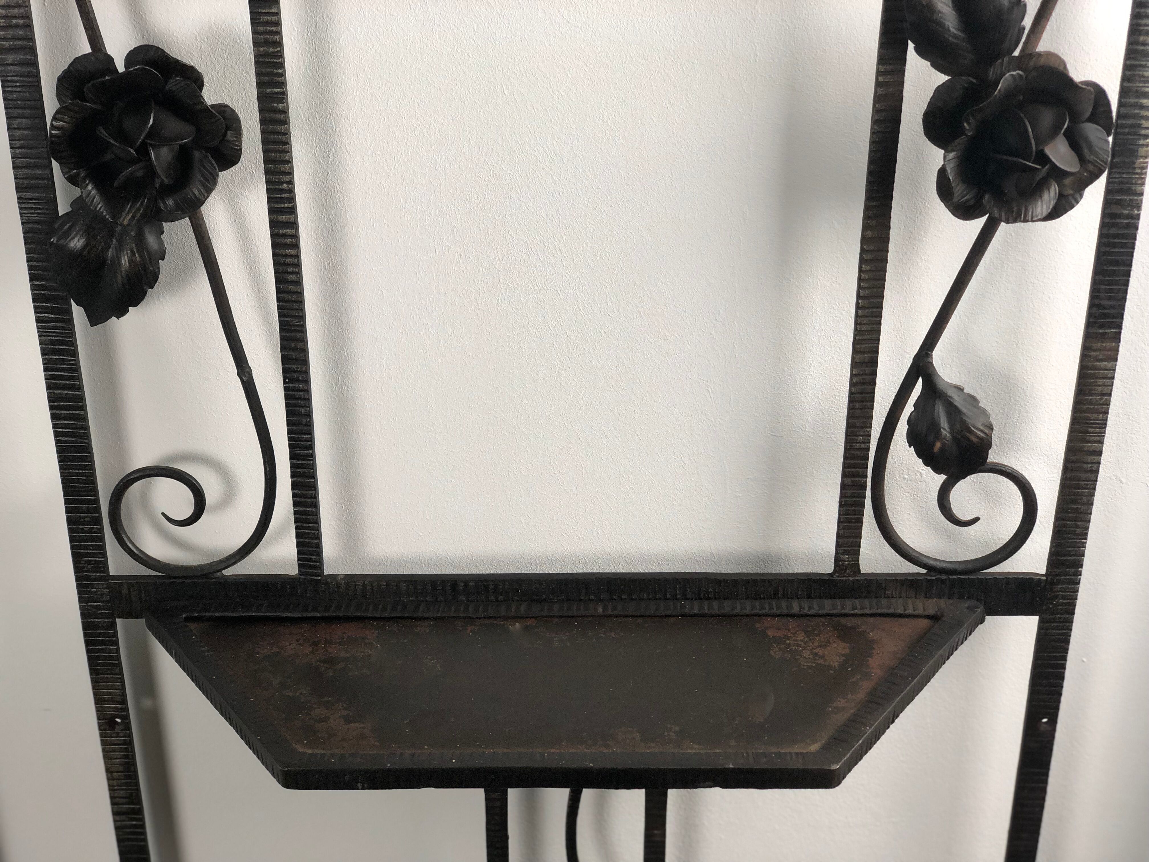 Cloakroom / Art Deco period coat rack in black wrought iron