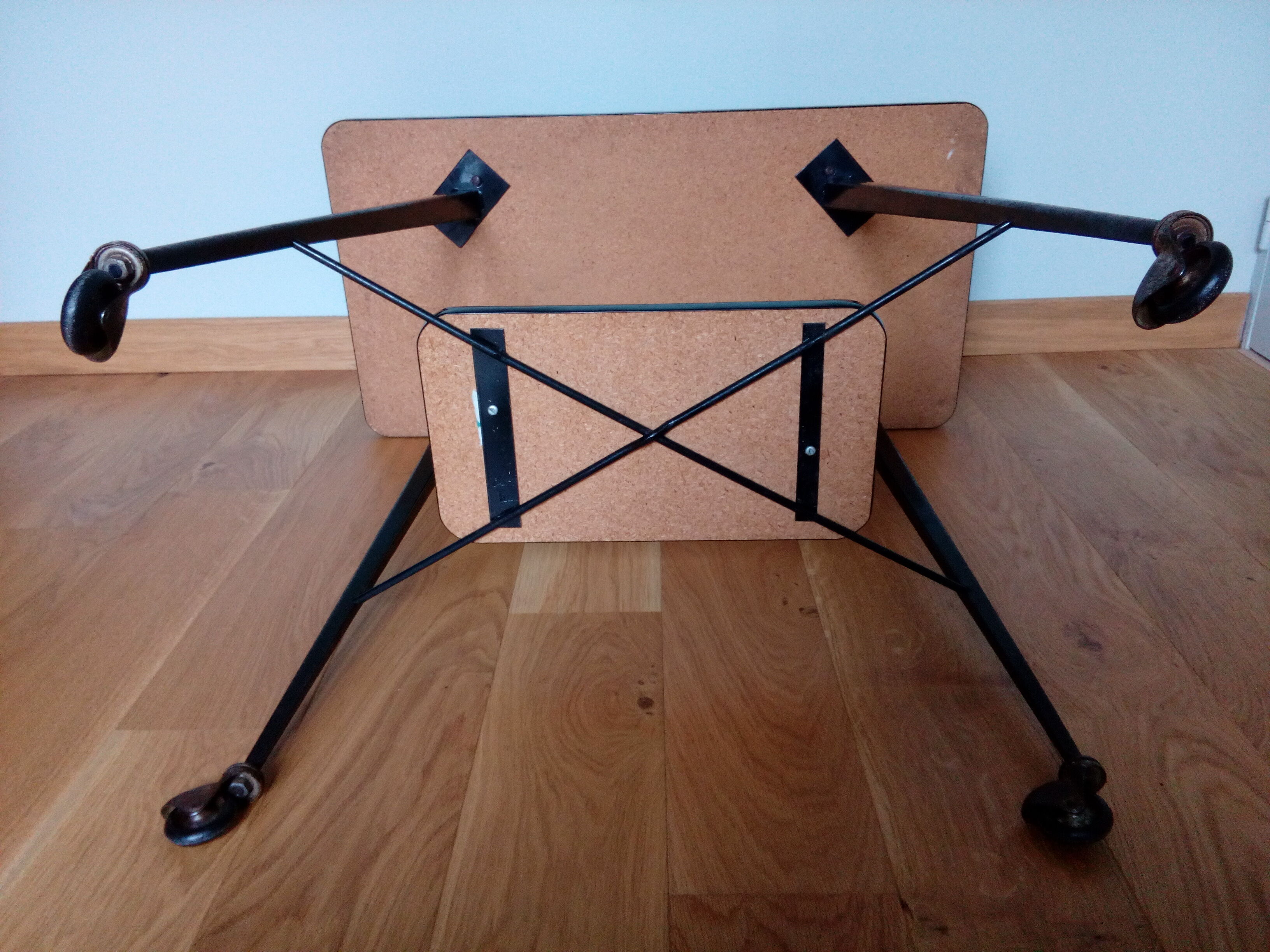 Desserte roulante en métal et formica