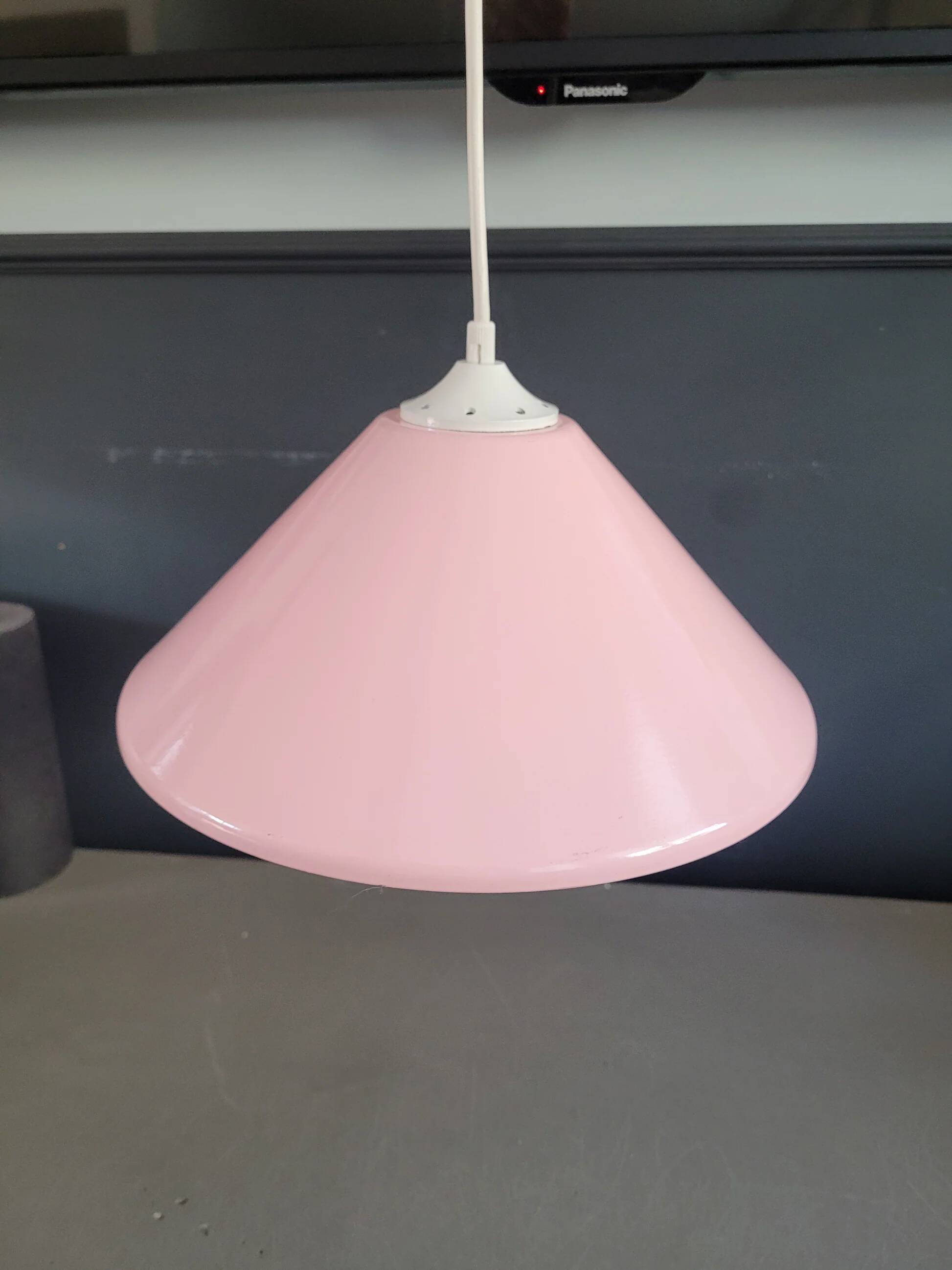 Conical pendant light in pink metal