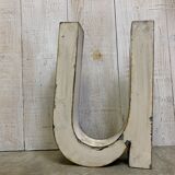 Sign letter "U" or "N"