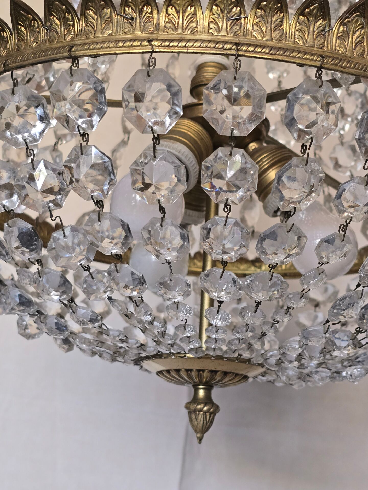 Large balloon chandelier with 5 lights