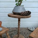 Peestal table and 2 tripod stools
