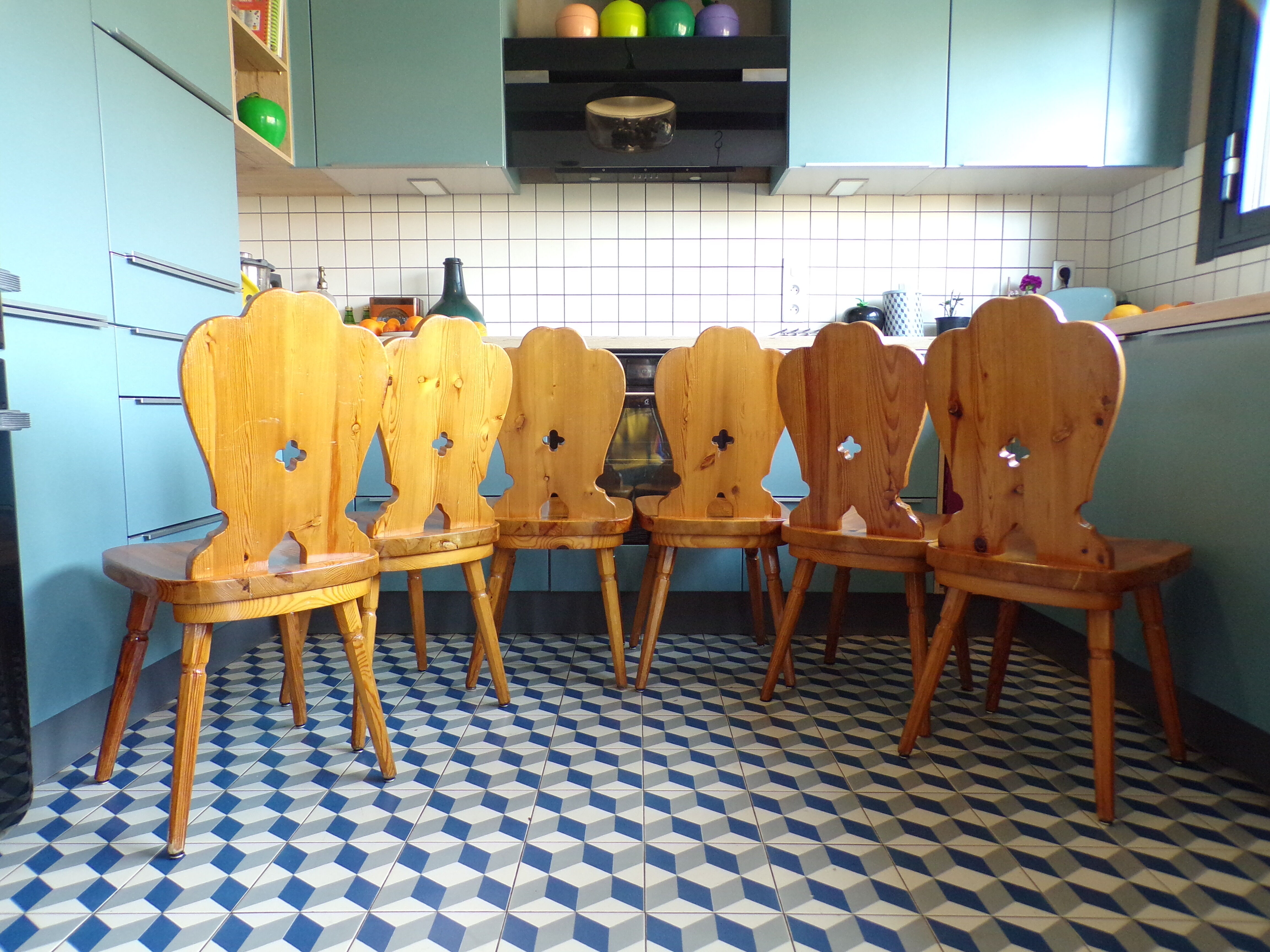 Suite 6 mountain chairs in pine