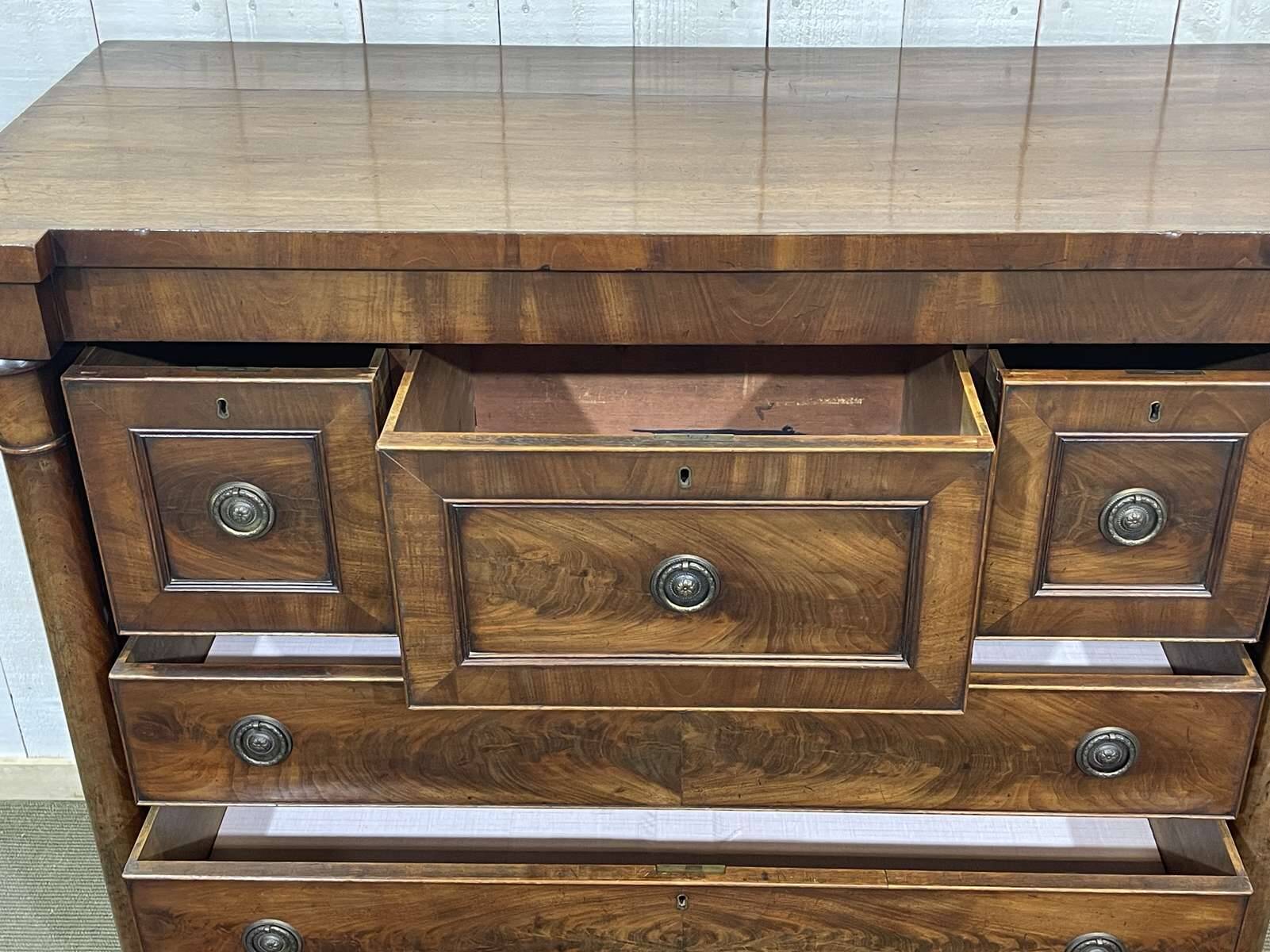 19th century Victorian mahogany chest of drawers