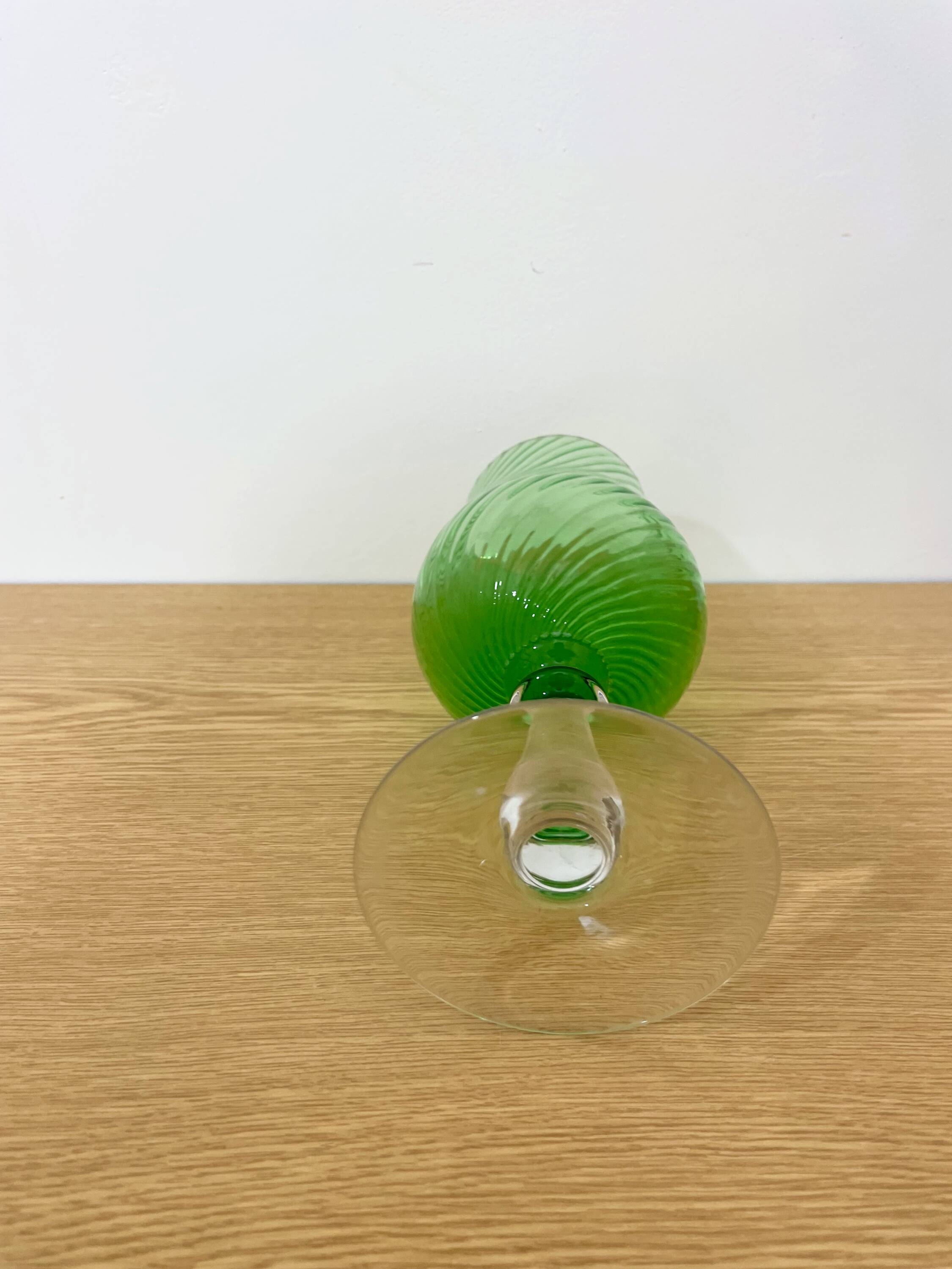 Vase en forme de verre