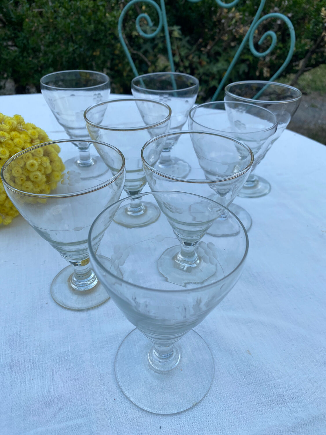8 stemmed glasses