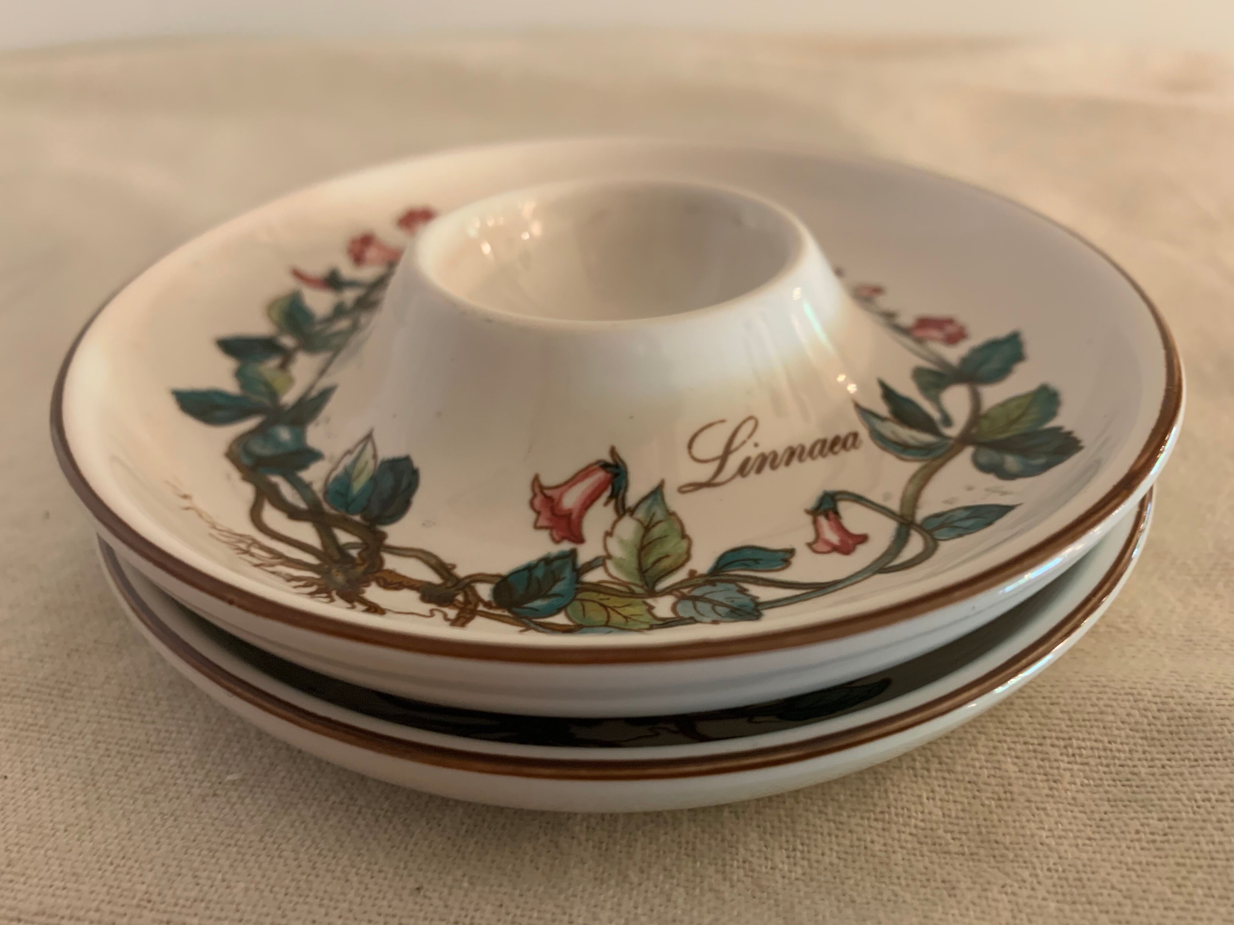 Pair of cockroaches Botanica Linnaea or Twinflower de Villeroy and Boch