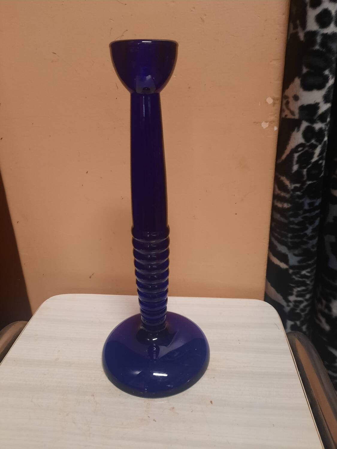 Bougeoir scandinave en verre bleu