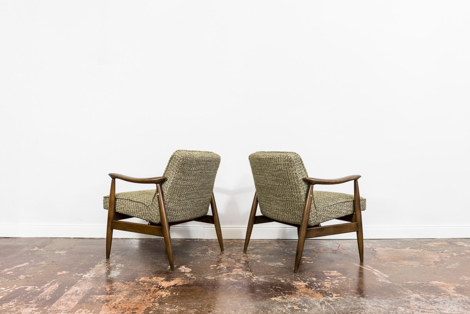 Pair of restored vintage GFM 87 armchairs by Juliusz Kedziorek, 1960s
