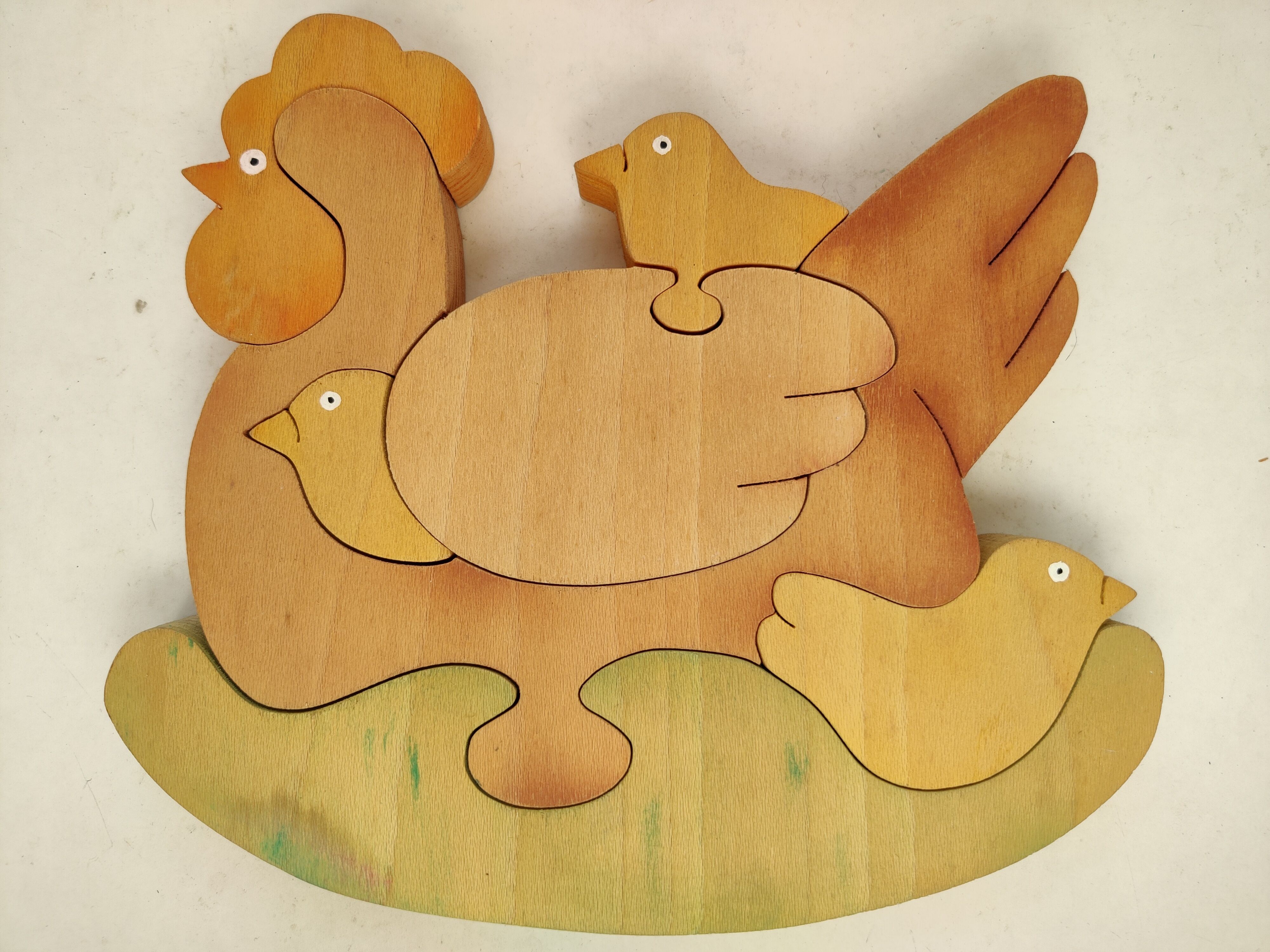 Hen chicks antique wooden puzzle to pose decorative