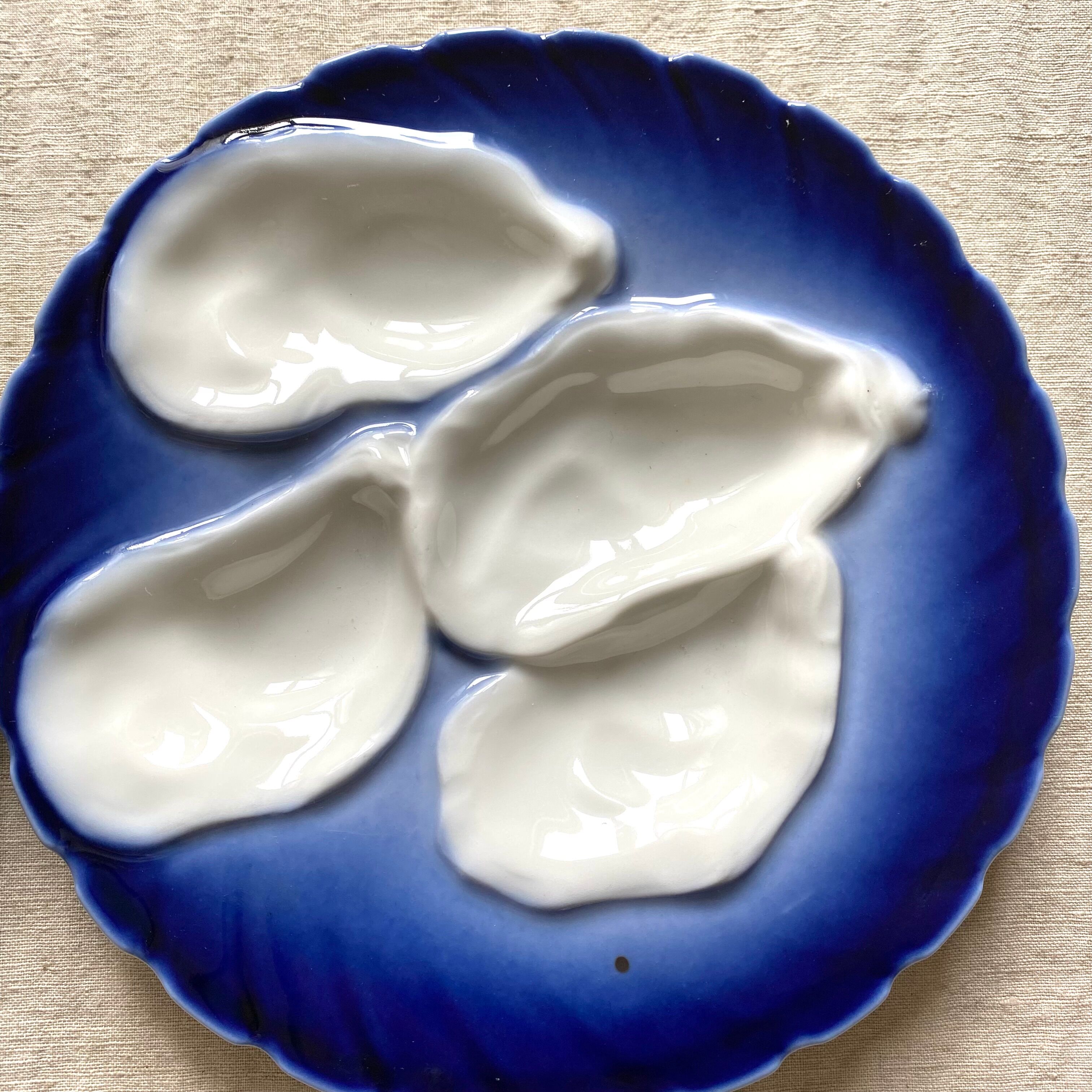 Porcelain oyster plates
