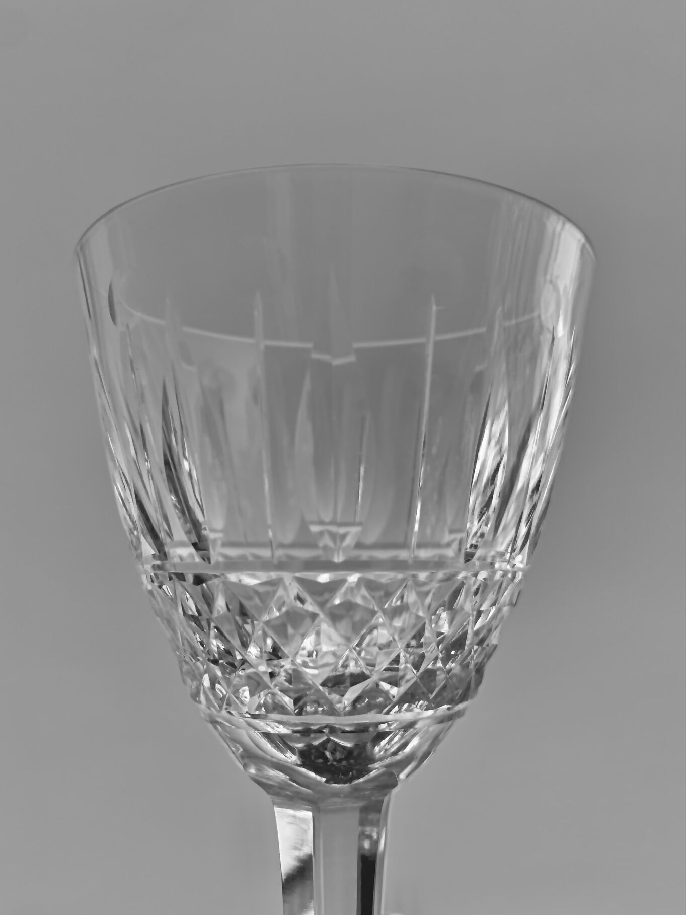 2 diamond crystal glasses