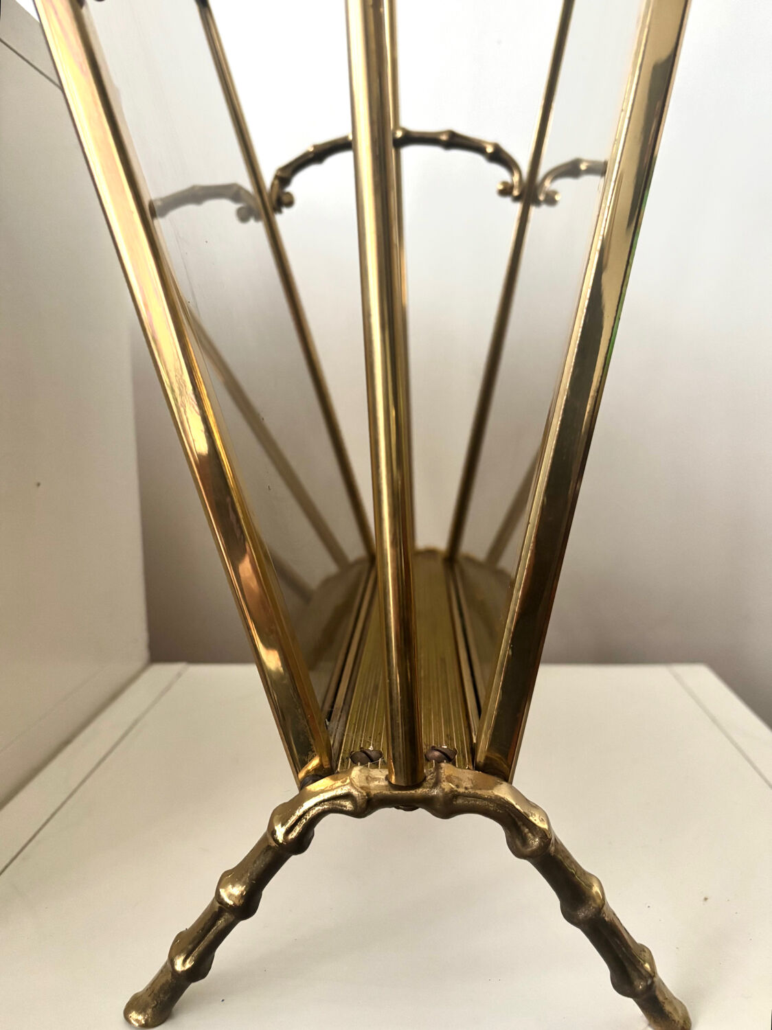 Gold-plated brass magazine rack Maison Baguès