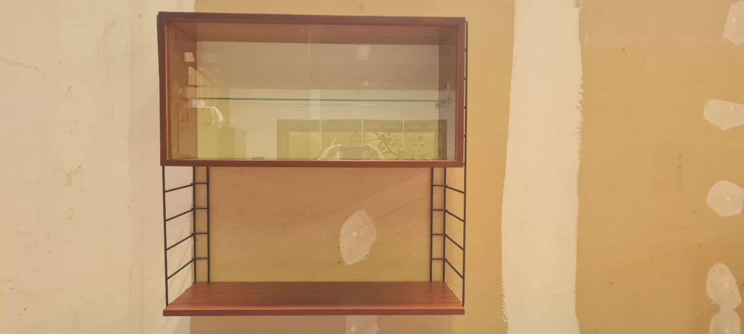 Scandinavian wall string shelf