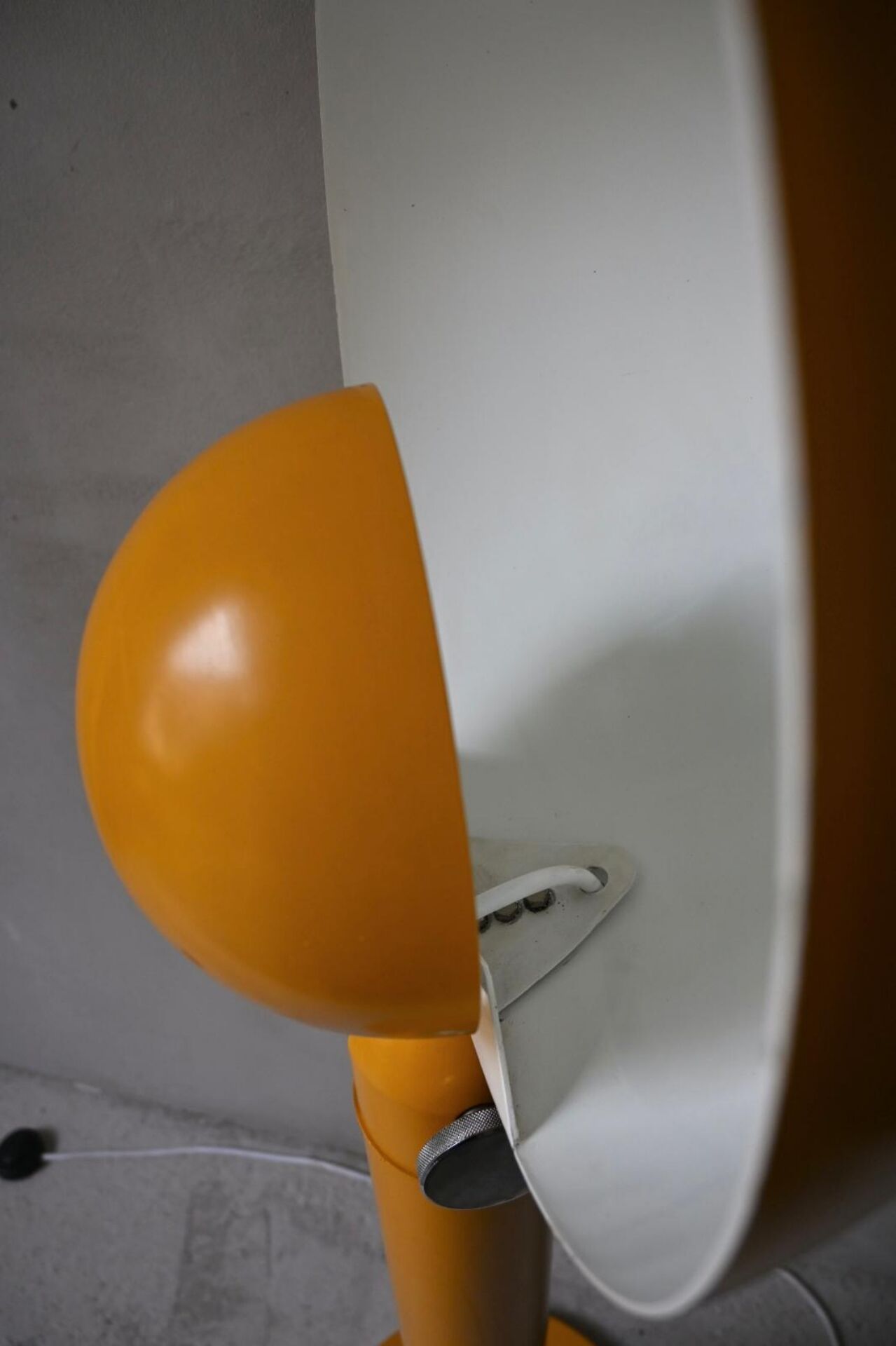 Lampadaire Cuffia par Francesco Buzzi pour Bieffeplast en jaune