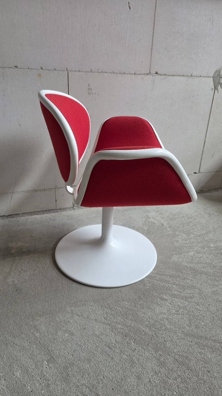 Pierre Paulin Low Little Tulip chair by Artifort