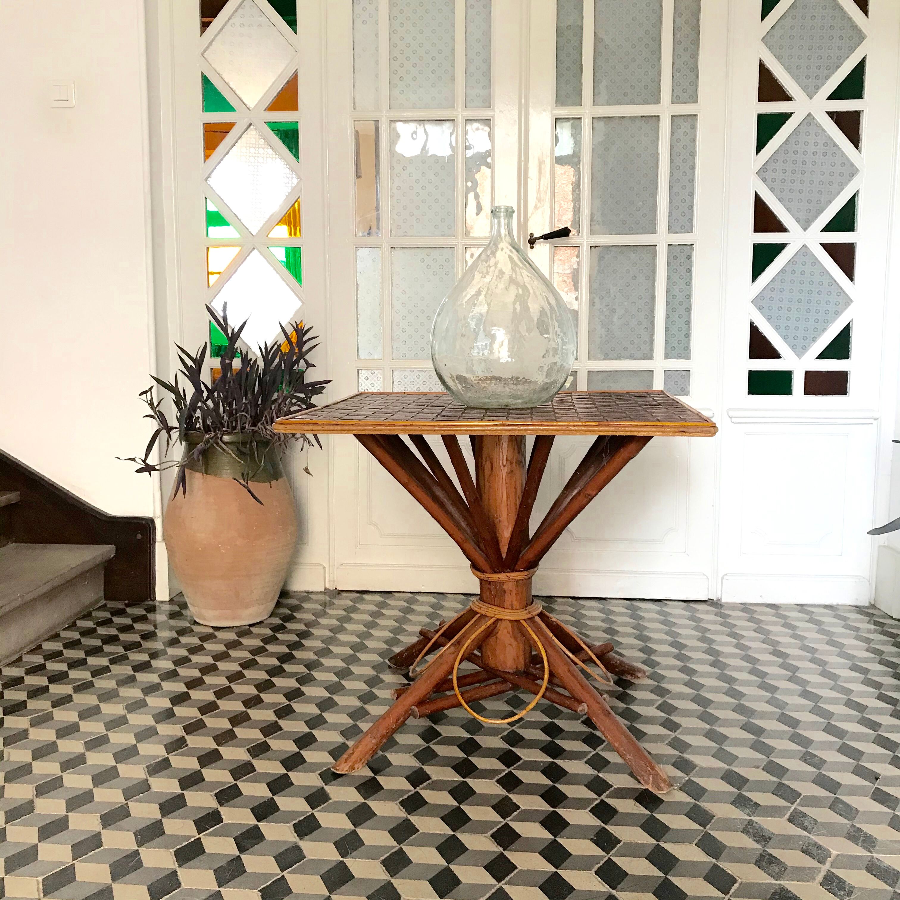 Table vintage en bambou et rotin