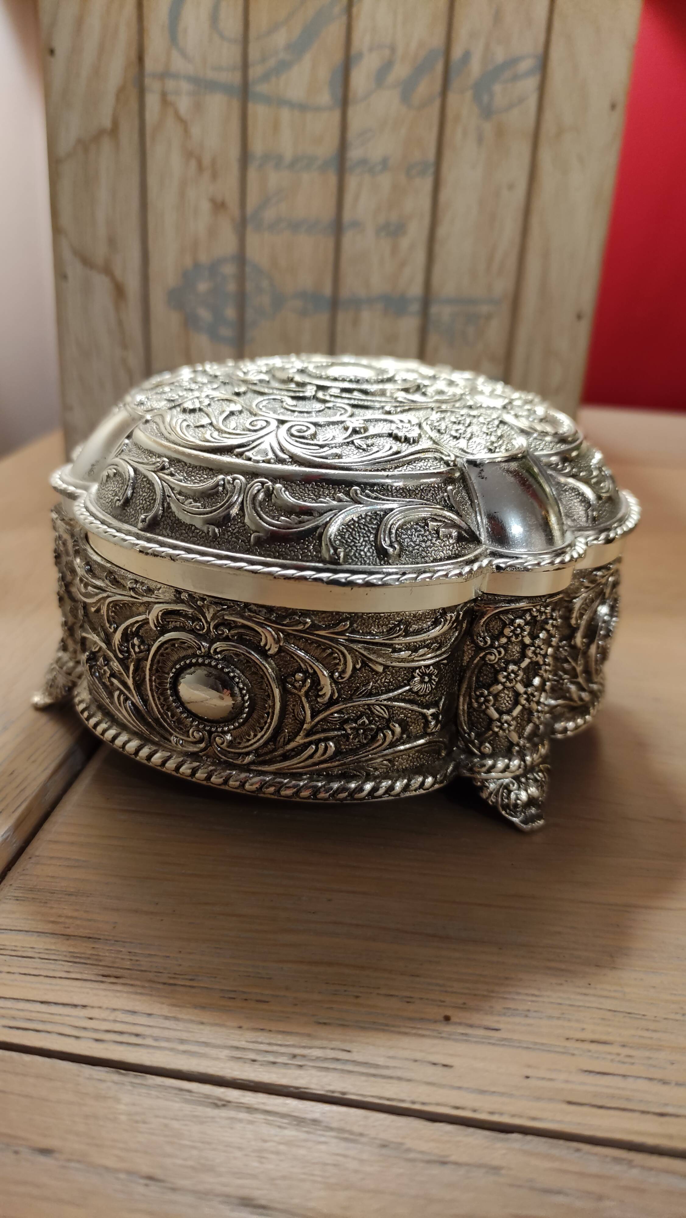 Beautiful silver metal jewelry box