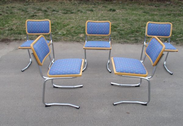Ensemble de cinq chaises, Italie, années 1970