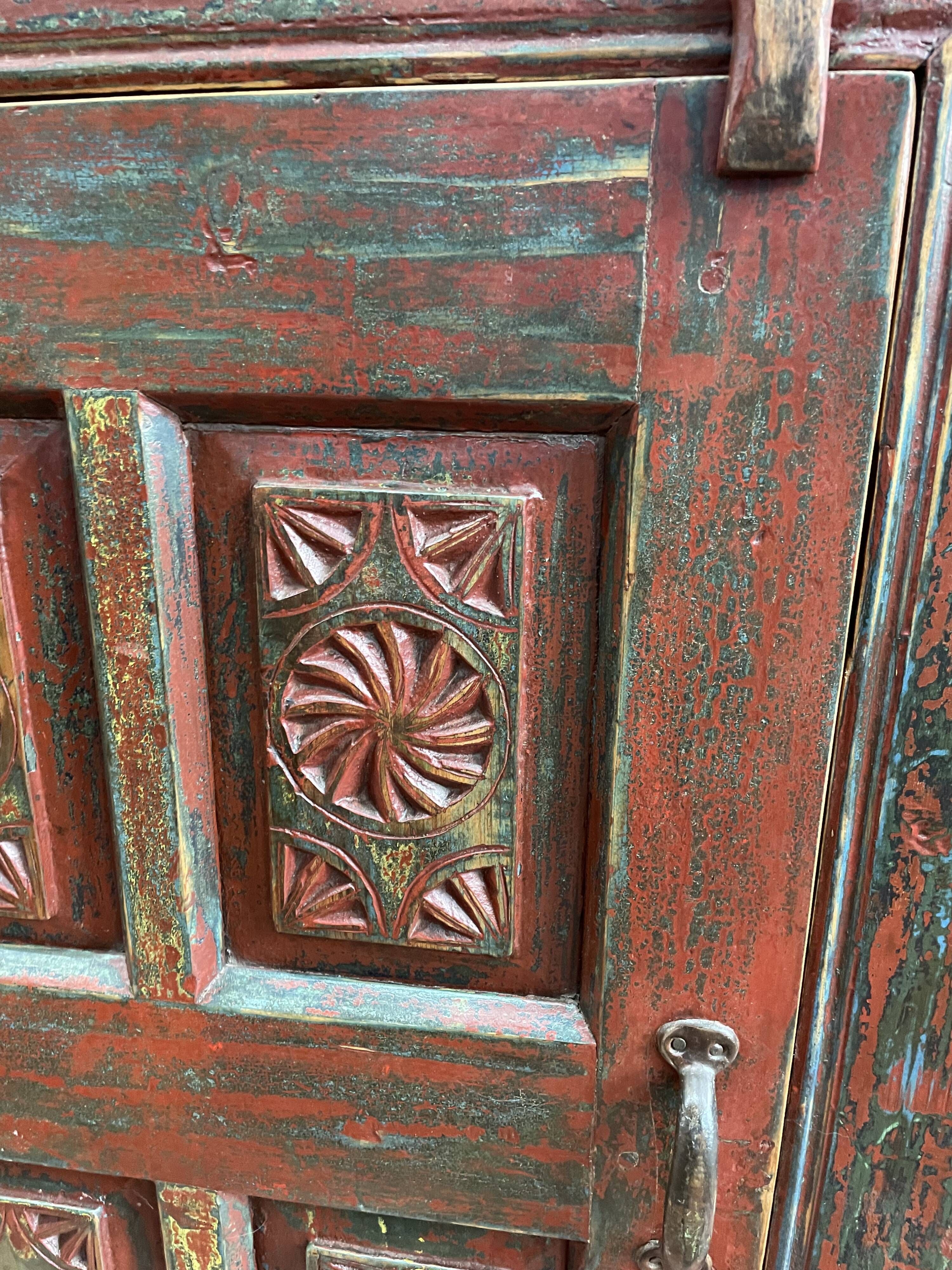 Pakistan Swat Valley ancient Bonnetière 19th century with a beautiful polychrome patina of origin