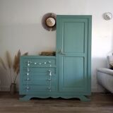 Asymmetrical cabinet