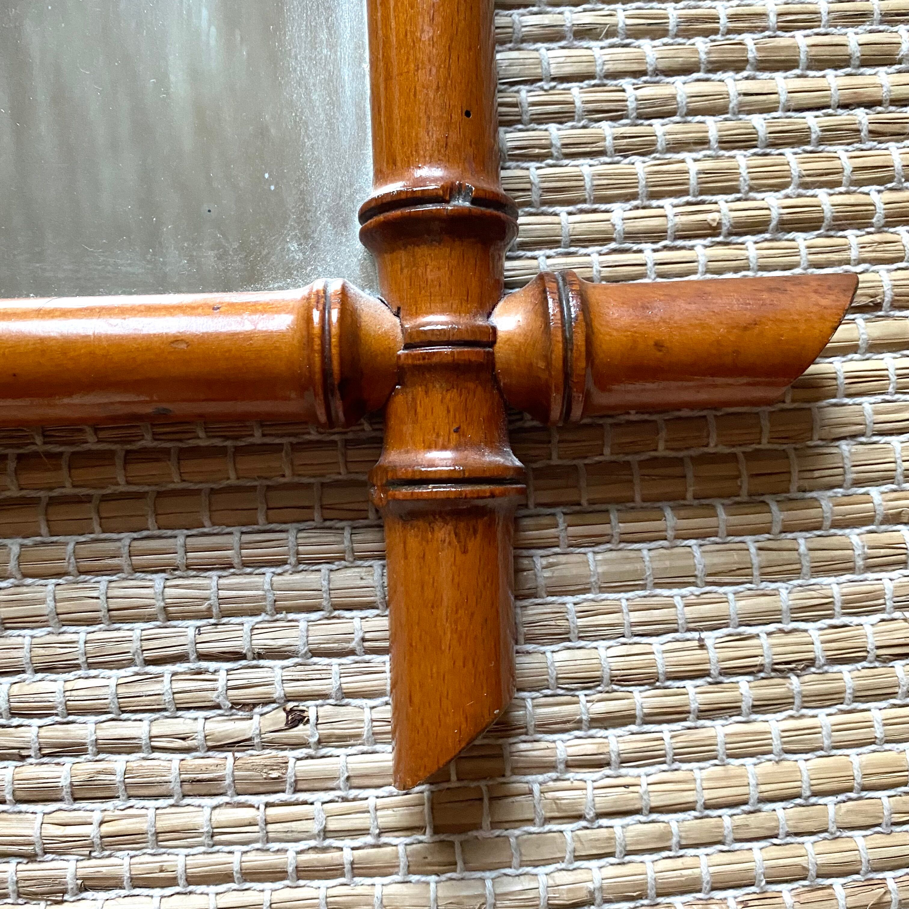 Miroir vintage en bois tourné