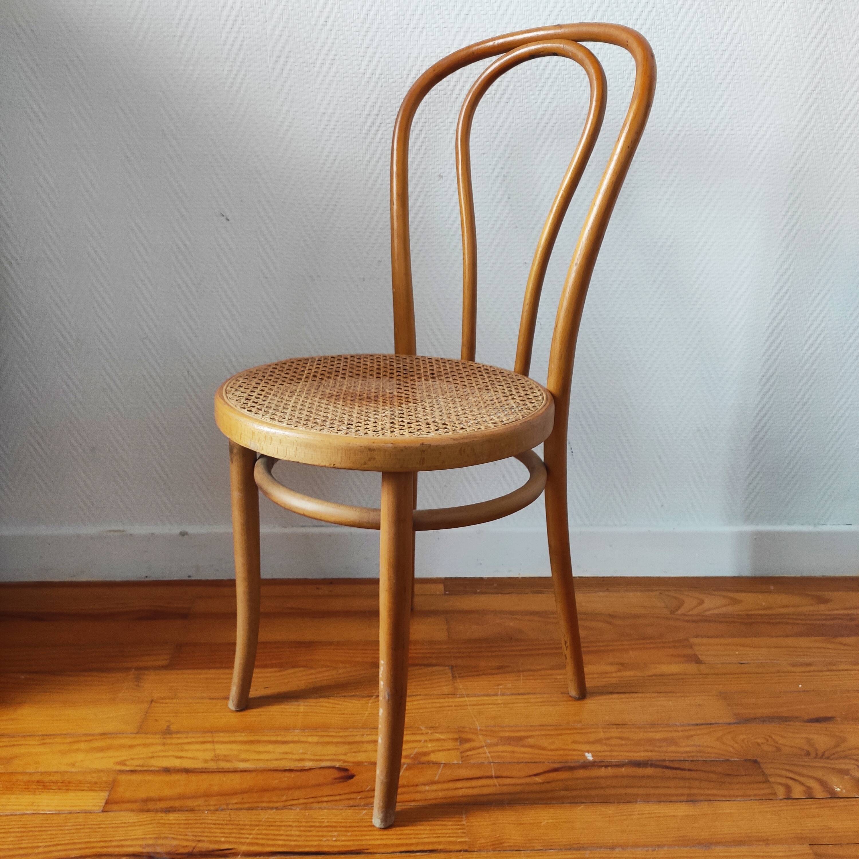 Chaise bistrot ancienne en bois blond courbé et cannage