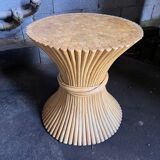 Table basse ronde gerbe de blé en rotin par John McGuire