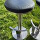 Tabourets de bar en inox et cuir noir