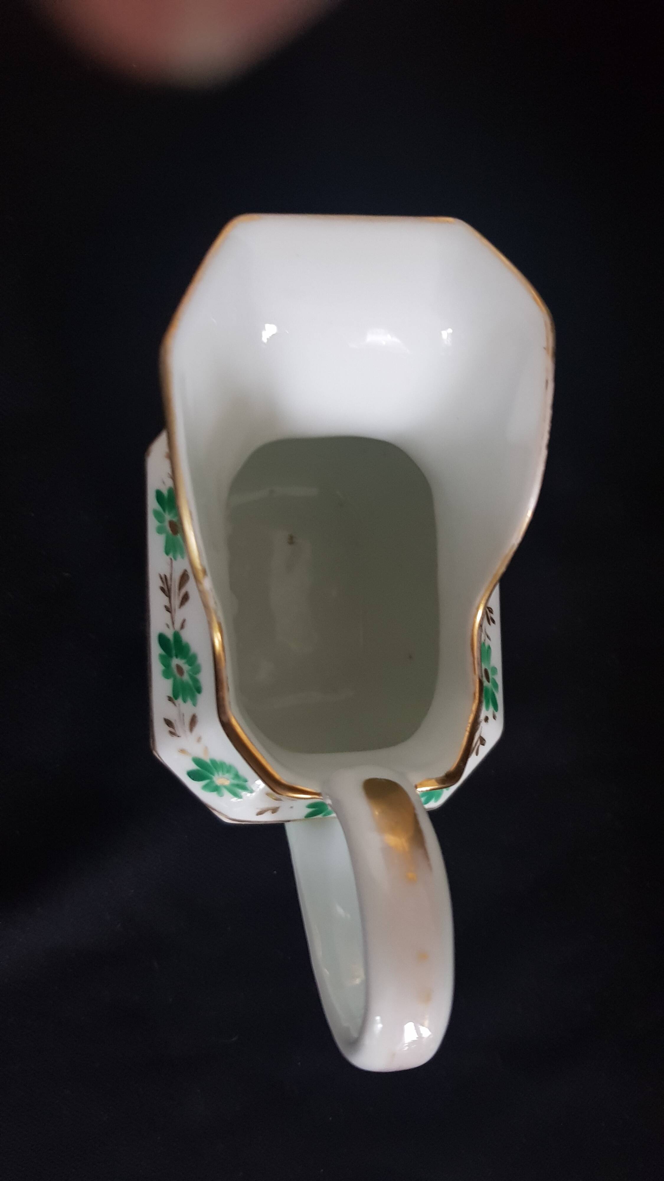 Large octagonal milk jug porcelain from Paris "Old Paris", mid-19th century.