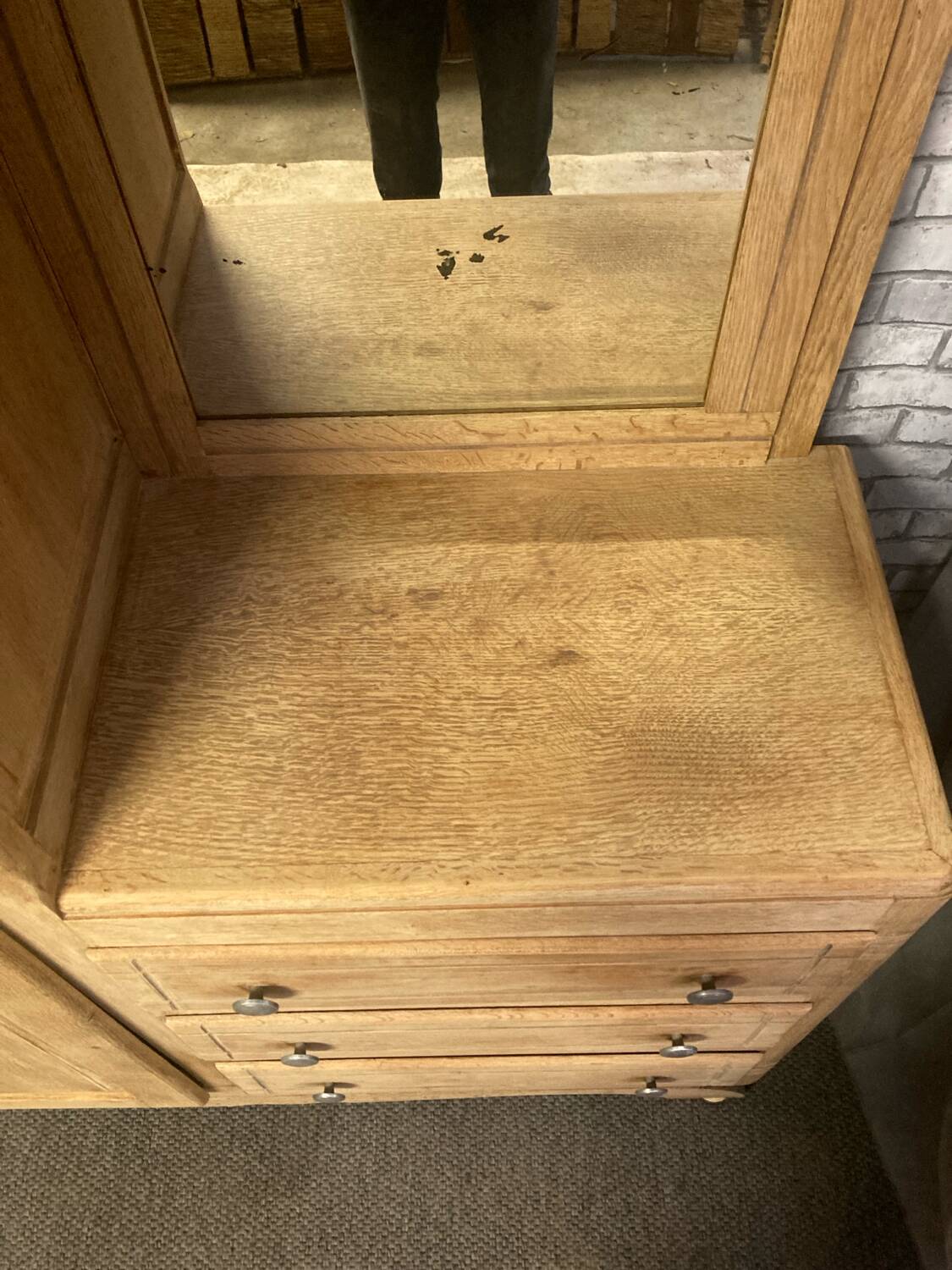 Asymmetrical wardrobe