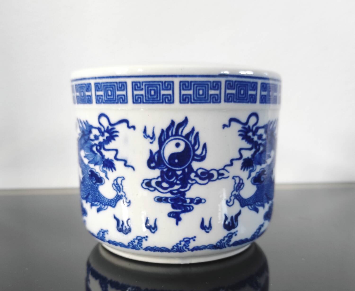 Cache-pot / Vintage porcelain brush pot