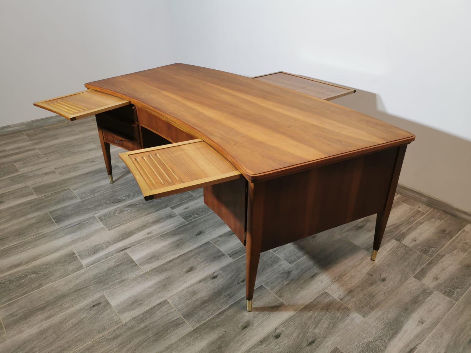 Bureau du milieu du siècle