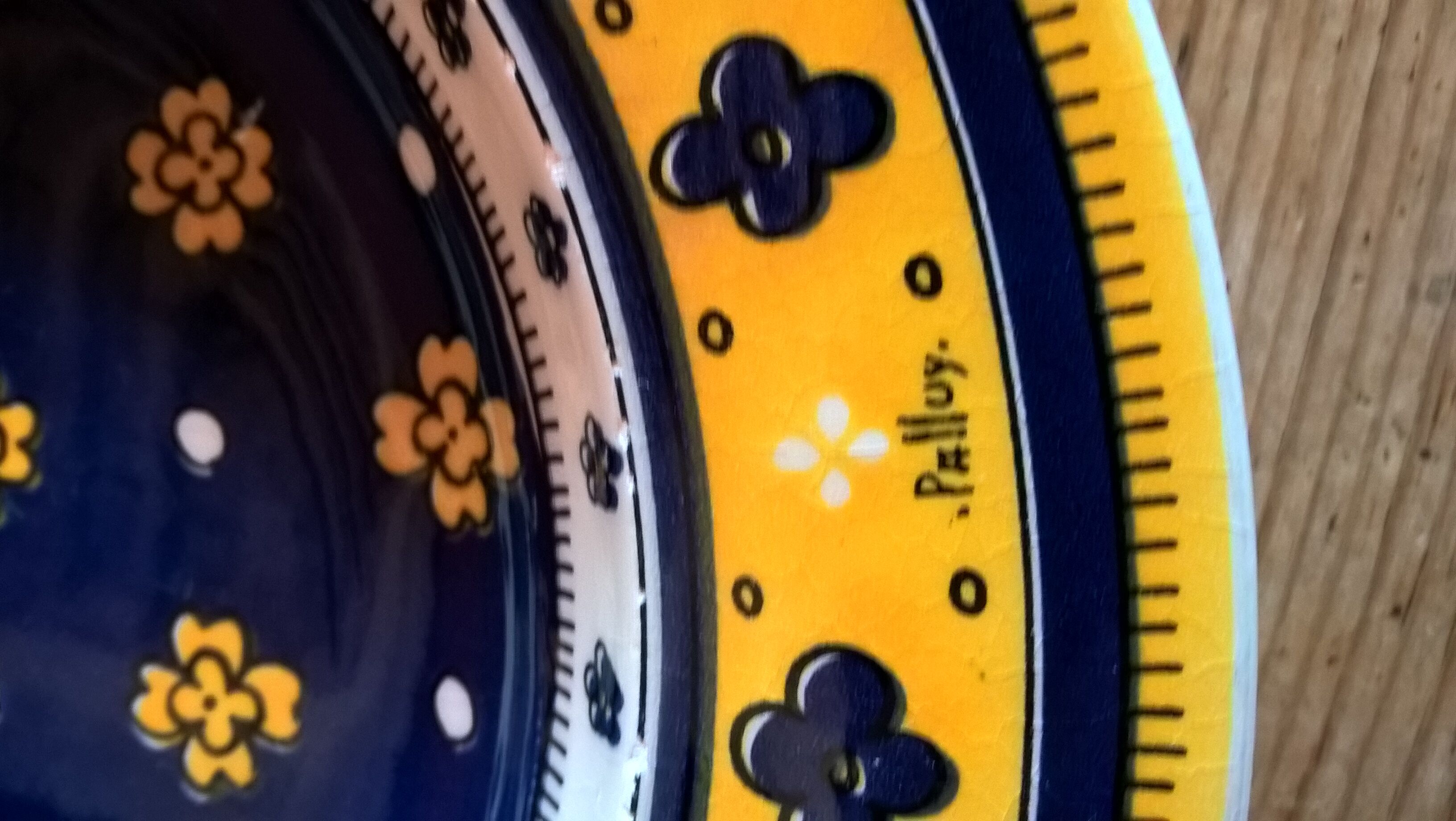 5 Provençal-style plates