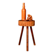 Rustic tripod stool in solid wood, 1950s brutalist style.