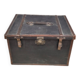 Leather travel trunk from the 1900s