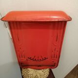 Old utensil holder drain