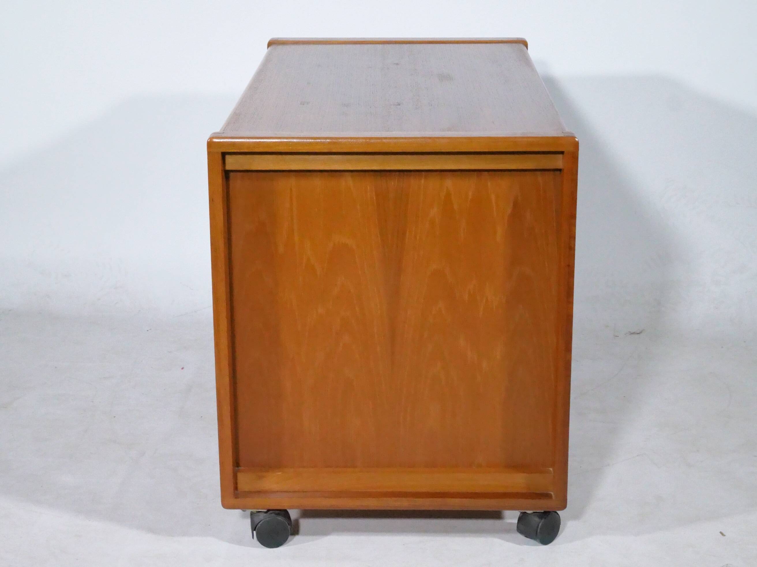 Buffet audio pour meuble phonographe design danois en teck, années 1960