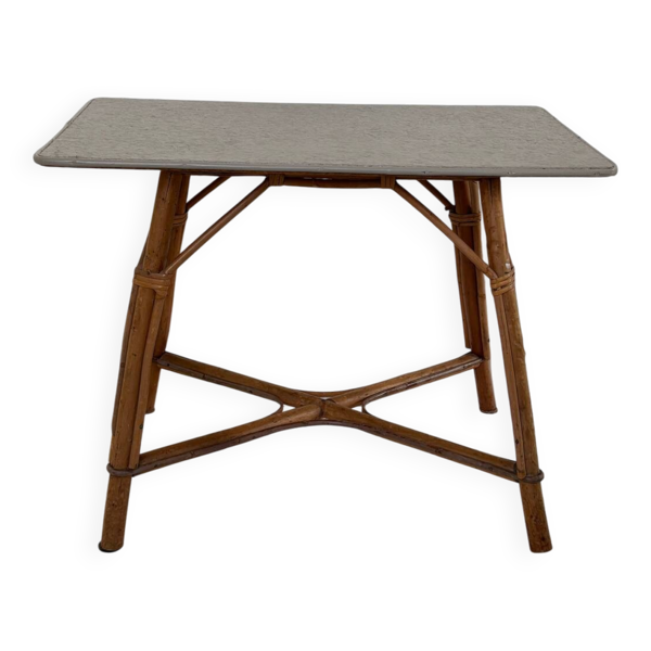 Table en rotin et bois