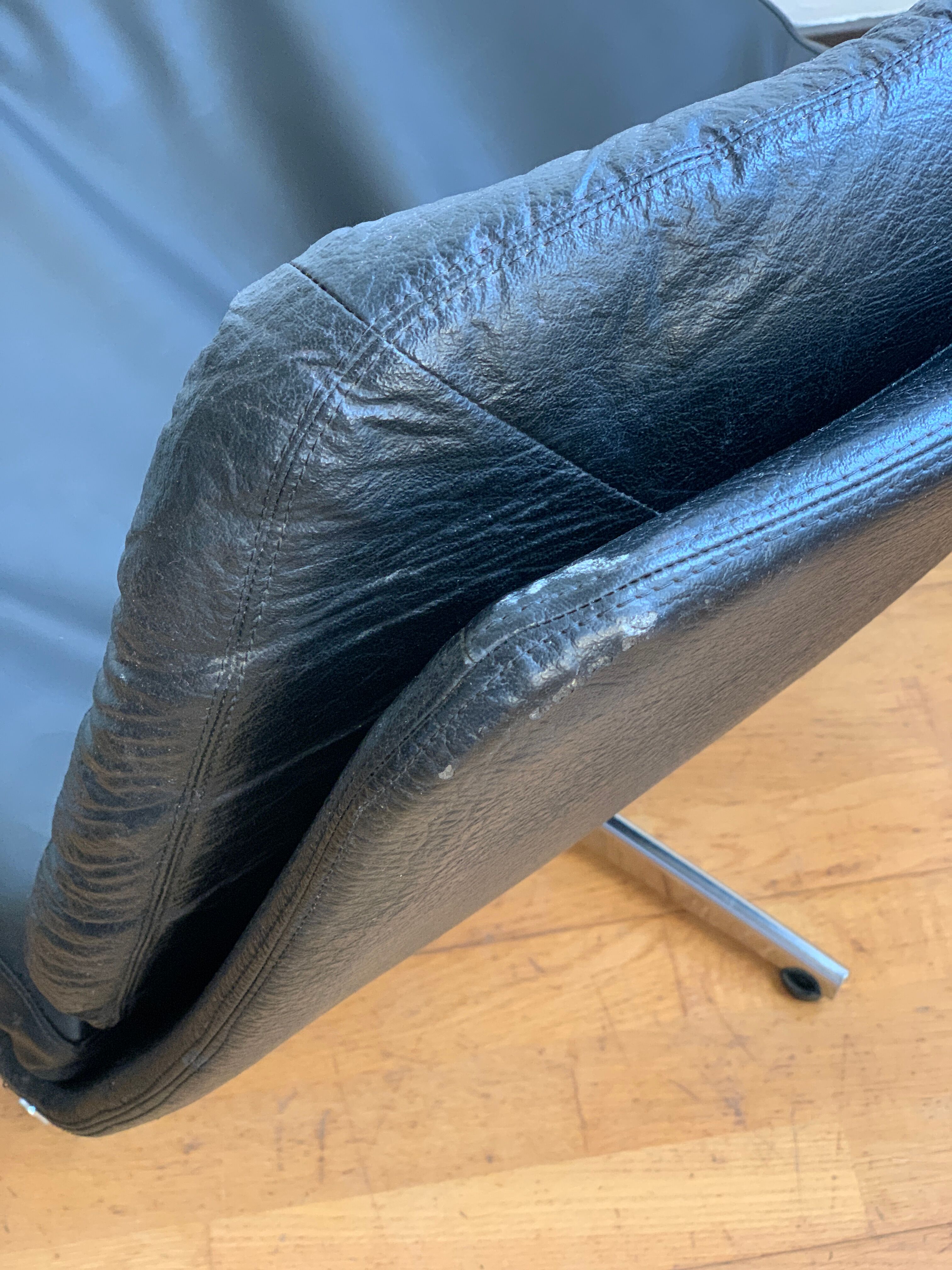 Swivel armchair 1970