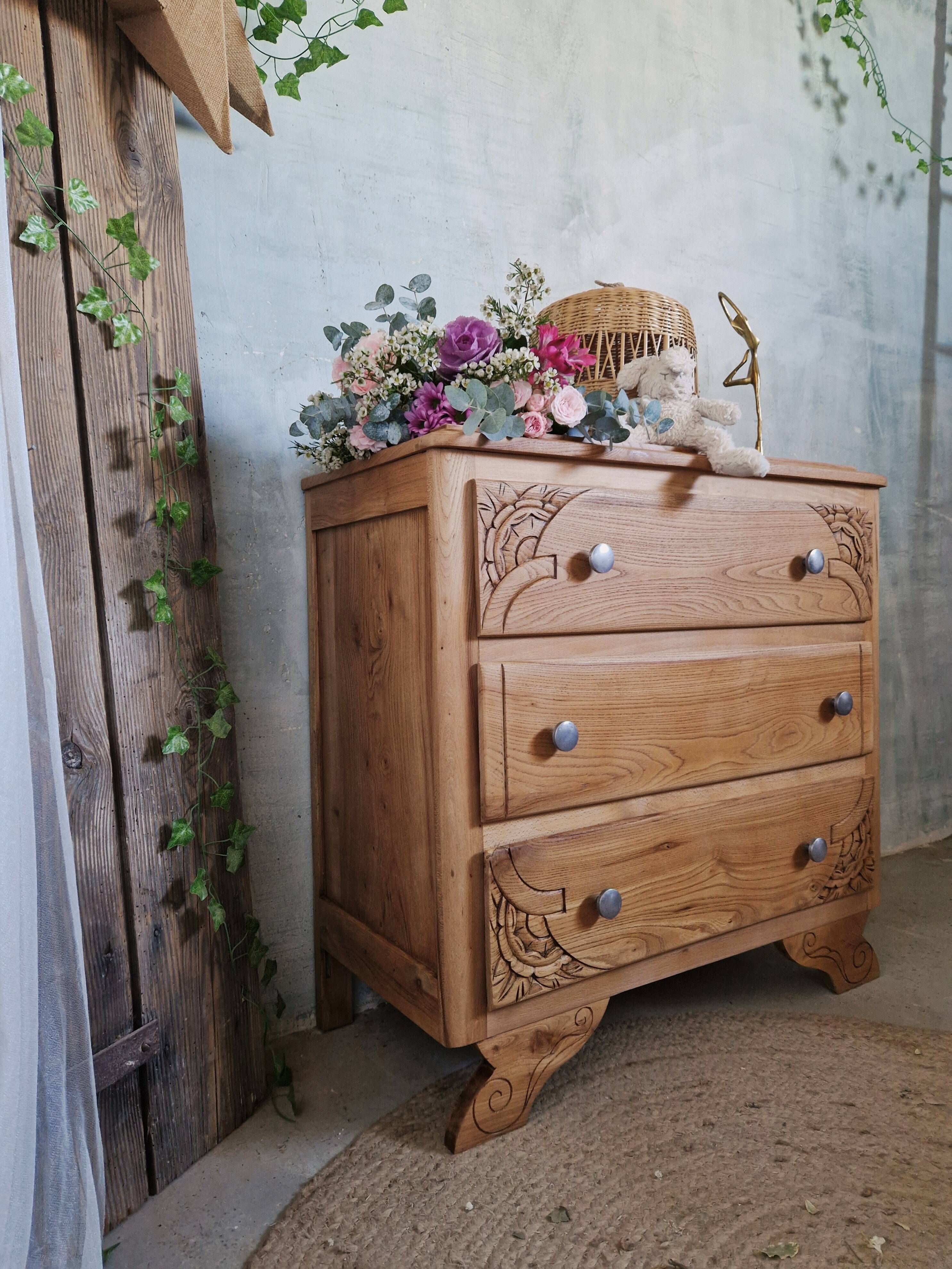 Beautiful Art Deco chest of drawers