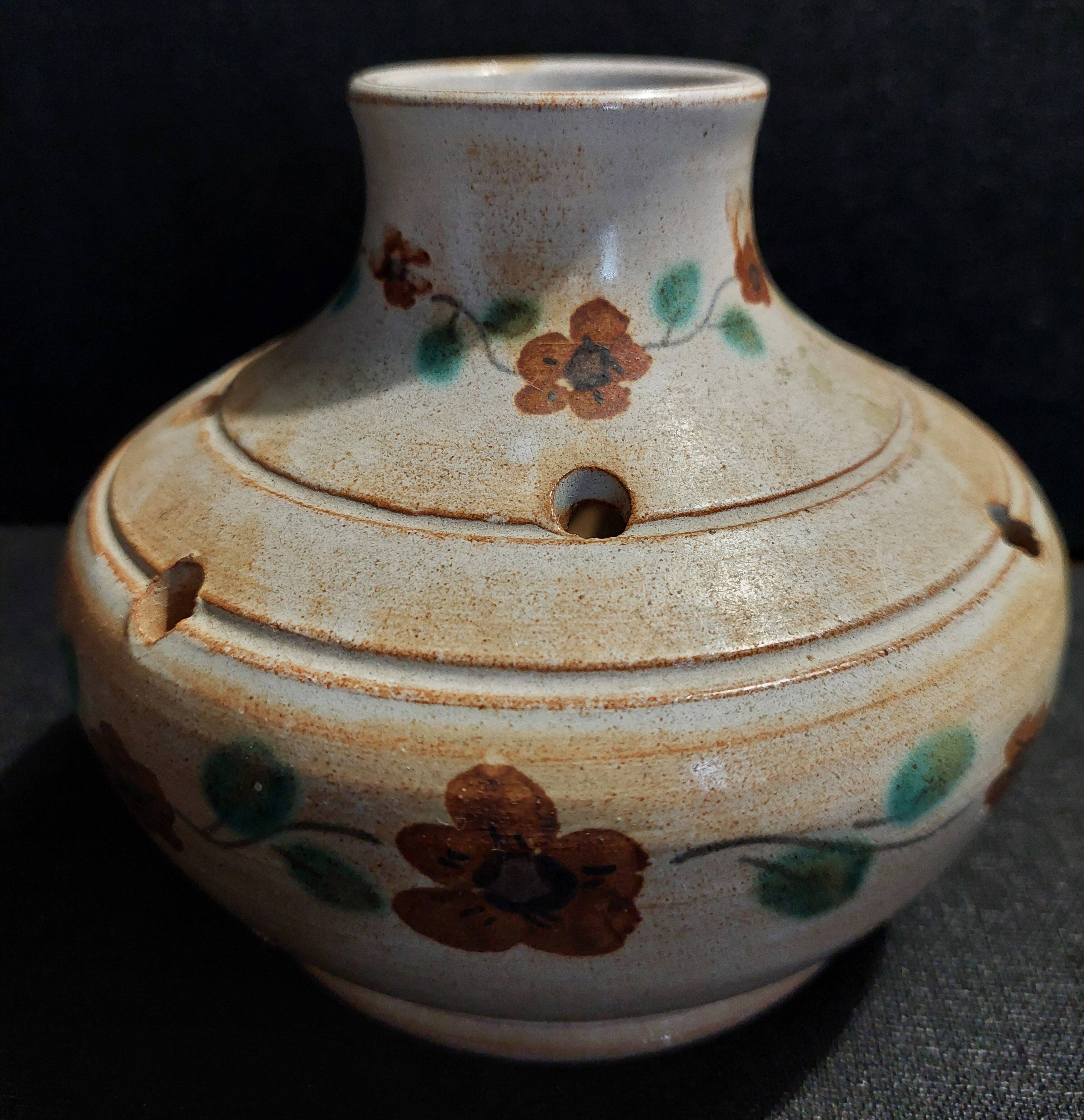 Vase pique fleurs vintage