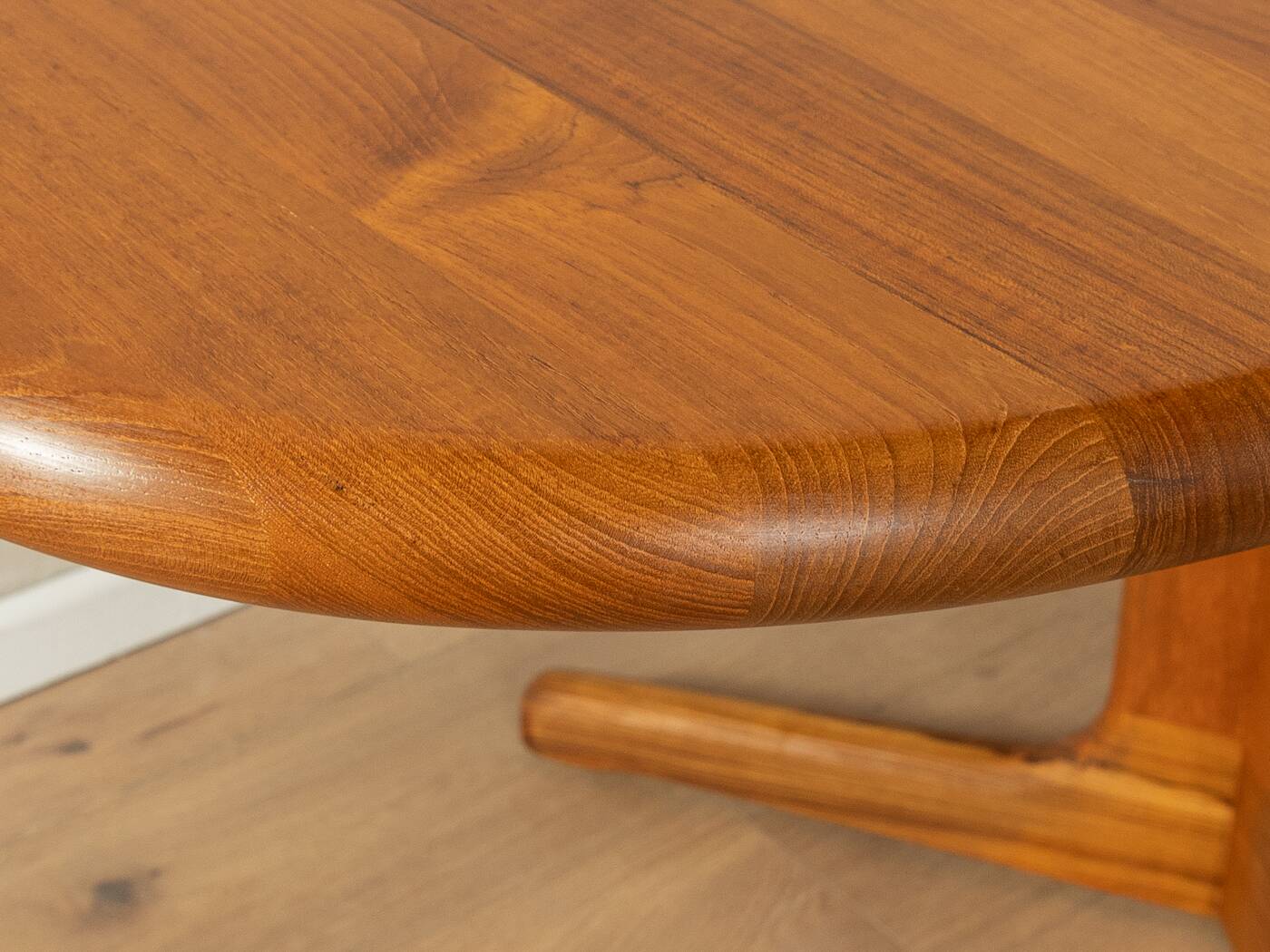 Extendable dining table 80 by Glostrup