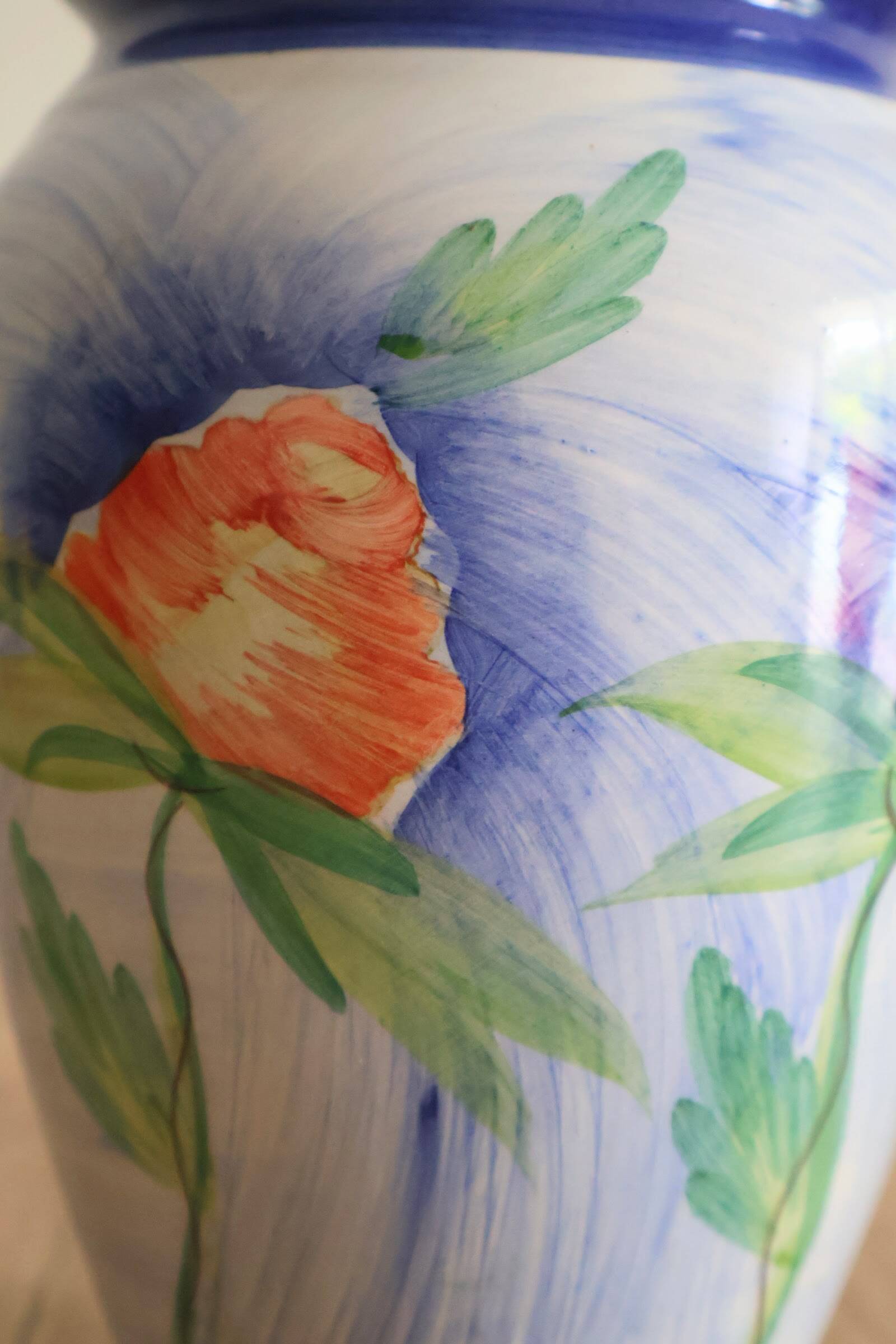 Vase à fleurs en céramique décor floral