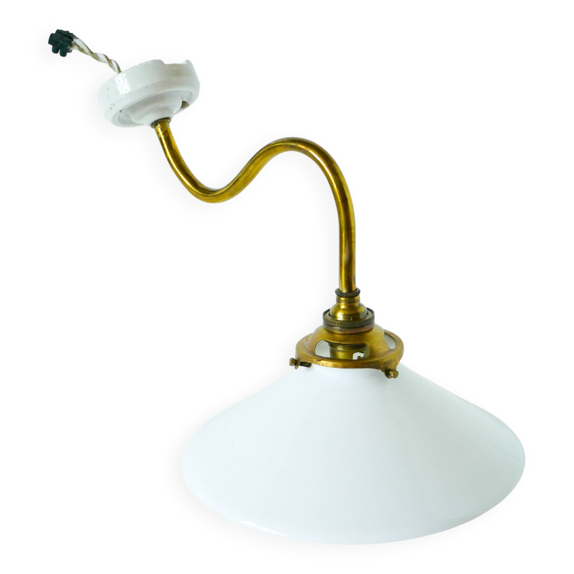 Swan neck wall light in smooth opaline and brass, early 20th century.